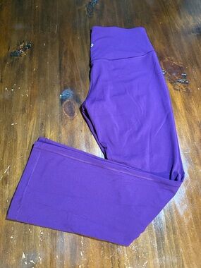LULULEMON PURPLE HR YOGA PANTS🍋